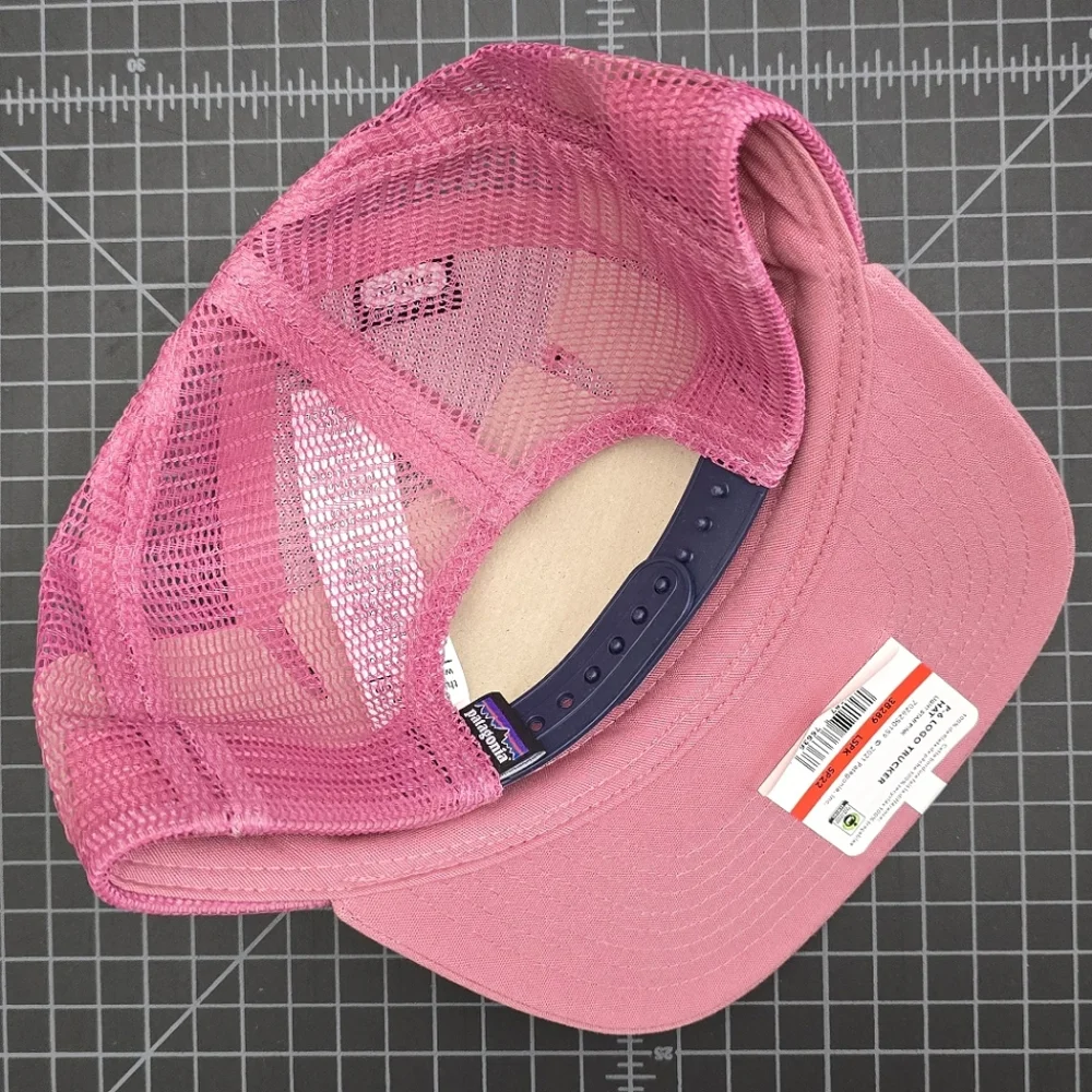 PATAGONIA P-6 LOGO TRUCKER HAT - LIGHT STAR PINK